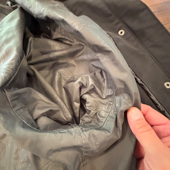 Women's Eddie Bauer WeatherEdge hooded black jacket cinch waist size XL - Picture 10 of 16